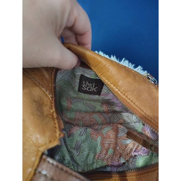 The Sak Tan and Navy  Leather Shoulder Bag with Logo Tag Purse Handbag - Picture 8 of 9